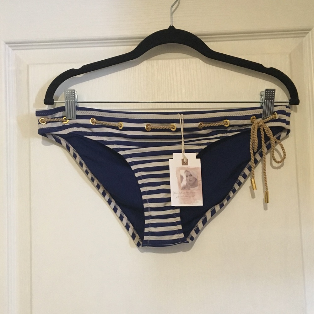 Jessica Simpson | Women’s Swim Bottom Size L
